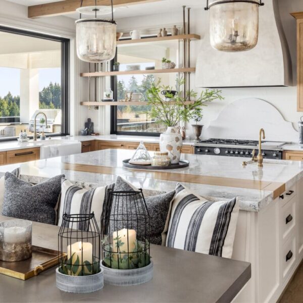 Rustic Farmhouse Lantern Decor